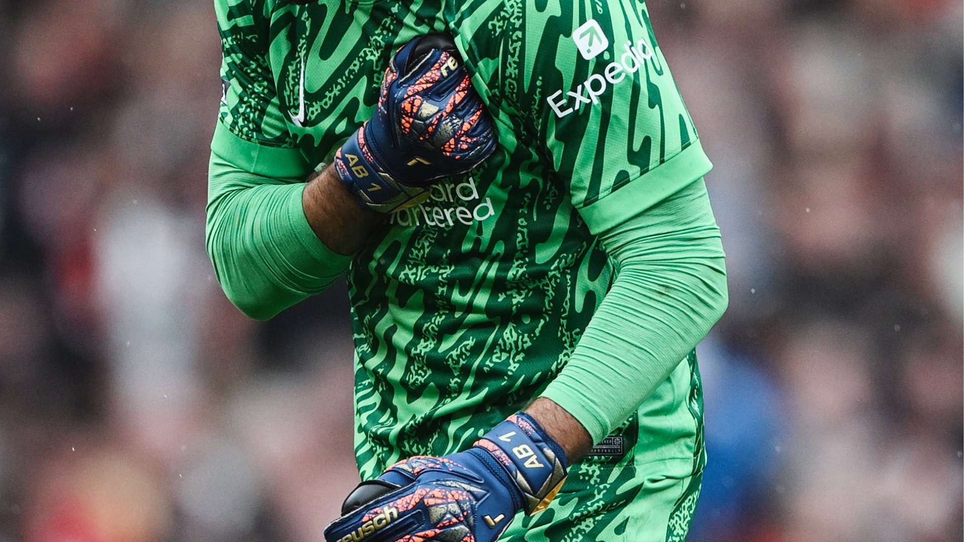 英超第11輪利物浦4-0狼隊  薩拉赫傳射馬內造烏龍.