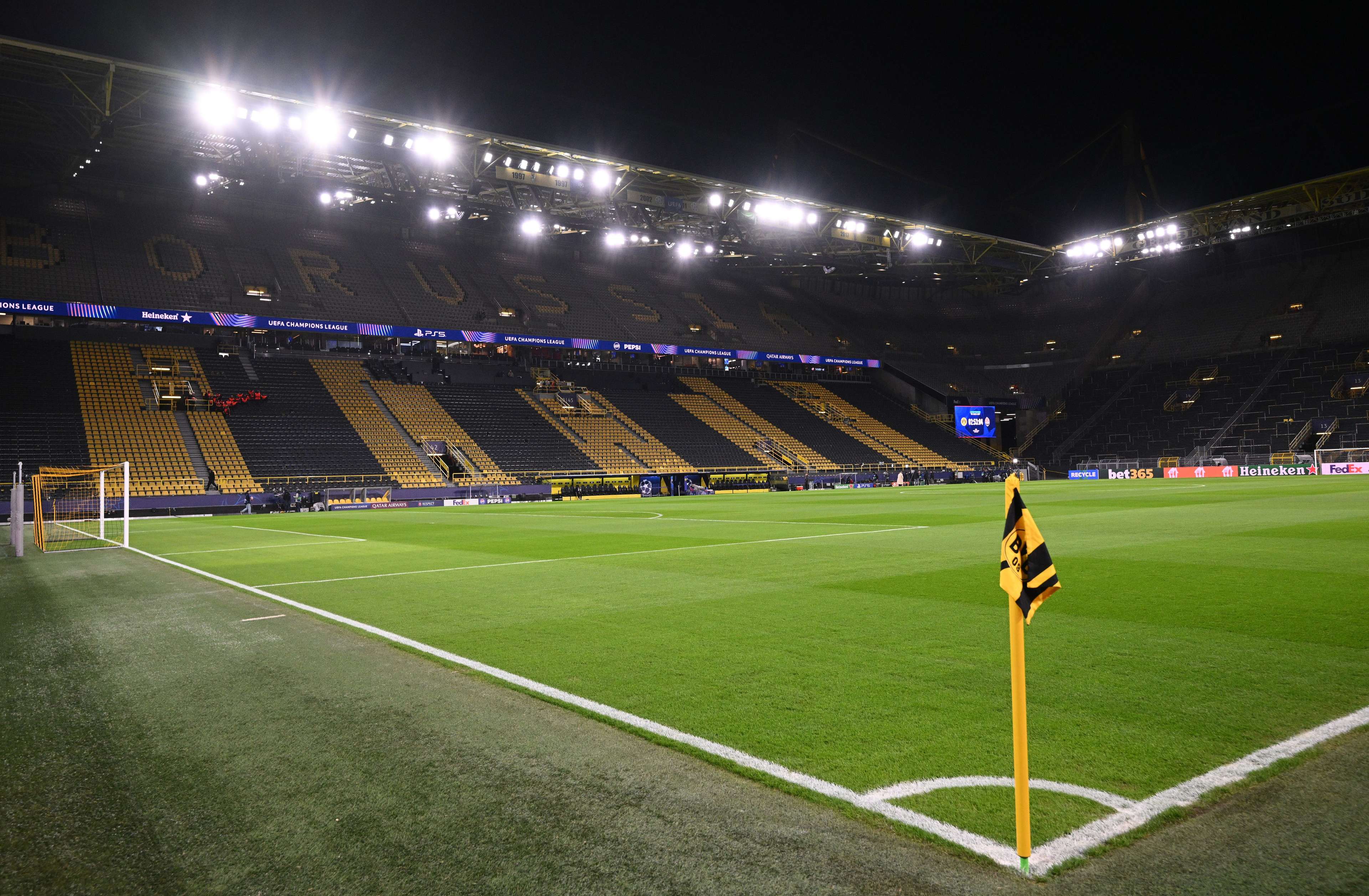 亚冠精英-新月4-1波斯波利斯升第一 马尔科姆1传2射坎塞洛传射.