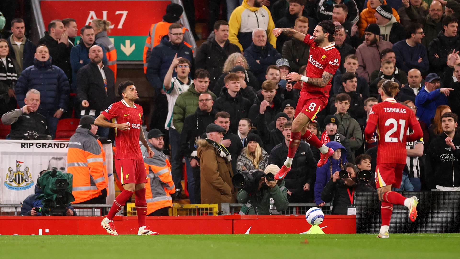 商务部：消费品以旧换新加力扩围 有效激发消费市场活力.