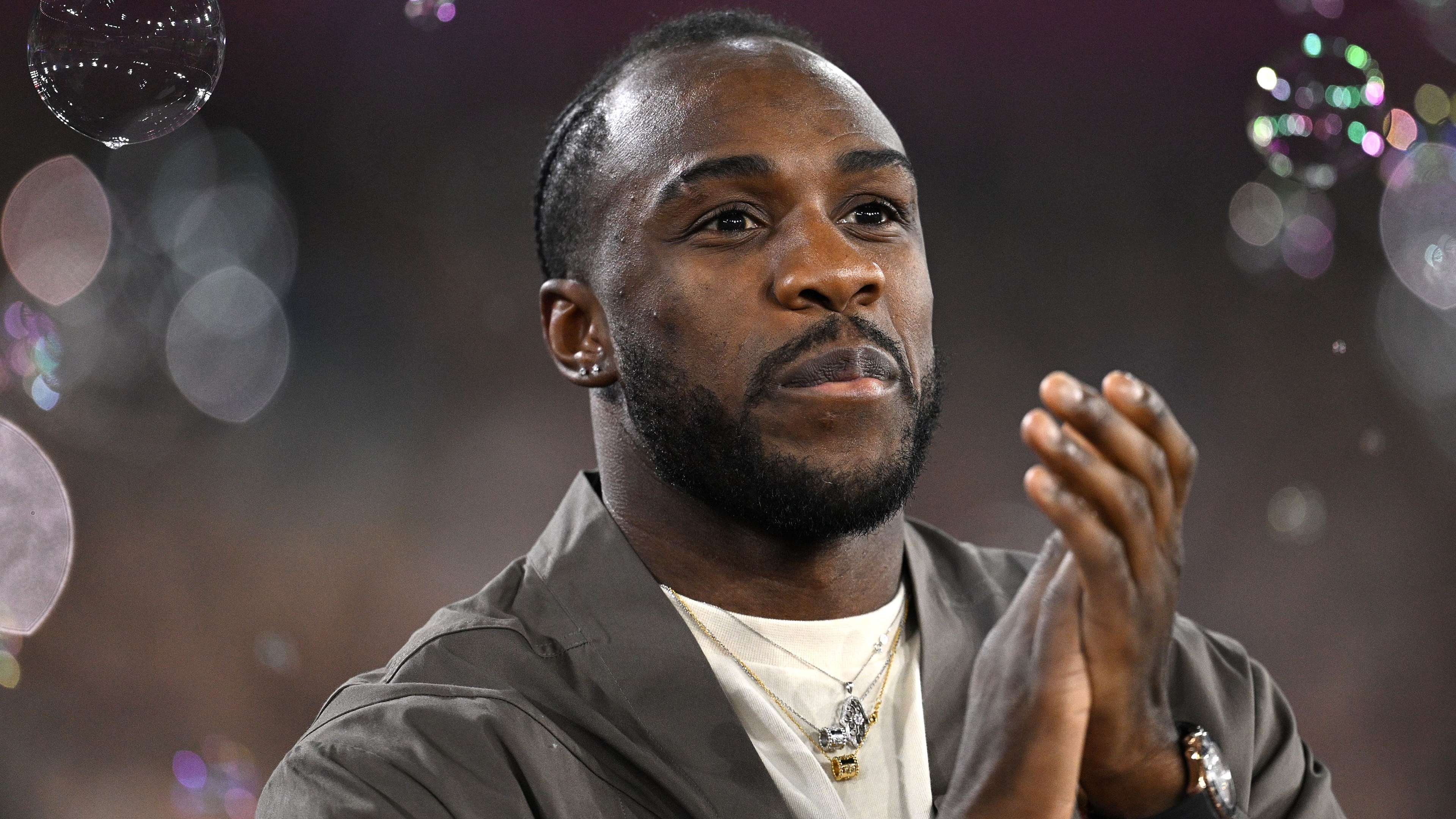 FIFA頒獎禮｜加拿祖驚天倒掛獲普斯卡斯獎　雲尼斯奧斯膺世足先生.